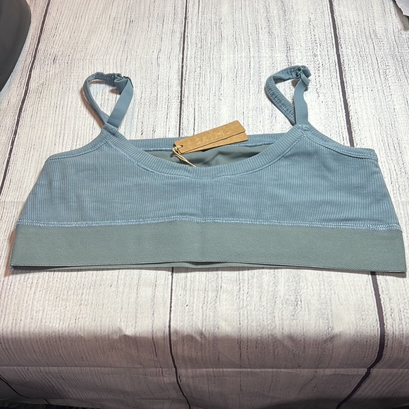 SKIMS FITS EVERYBODY SCOOP NECK BRA ARCTIC size medium new with tags - Picture 3 of 8